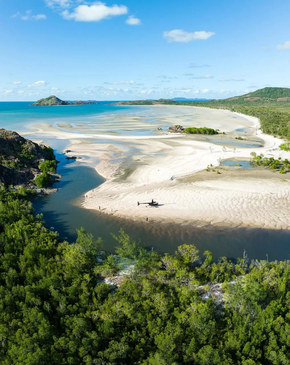 Harry Crowder | GBR vs Bali: How to Choose the Best Tropical Escape for Your Next Holiday 1 Day Great Barrier Reef tour